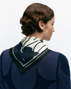 Marimekko Lauhtua Lammet Silk Scarf<Woman Scarves